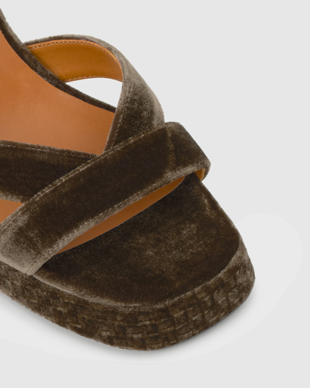 Vero in Brown
