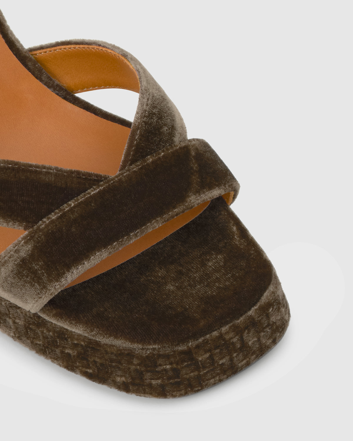 Vero in Brown