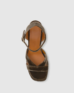 Vero in Brown
