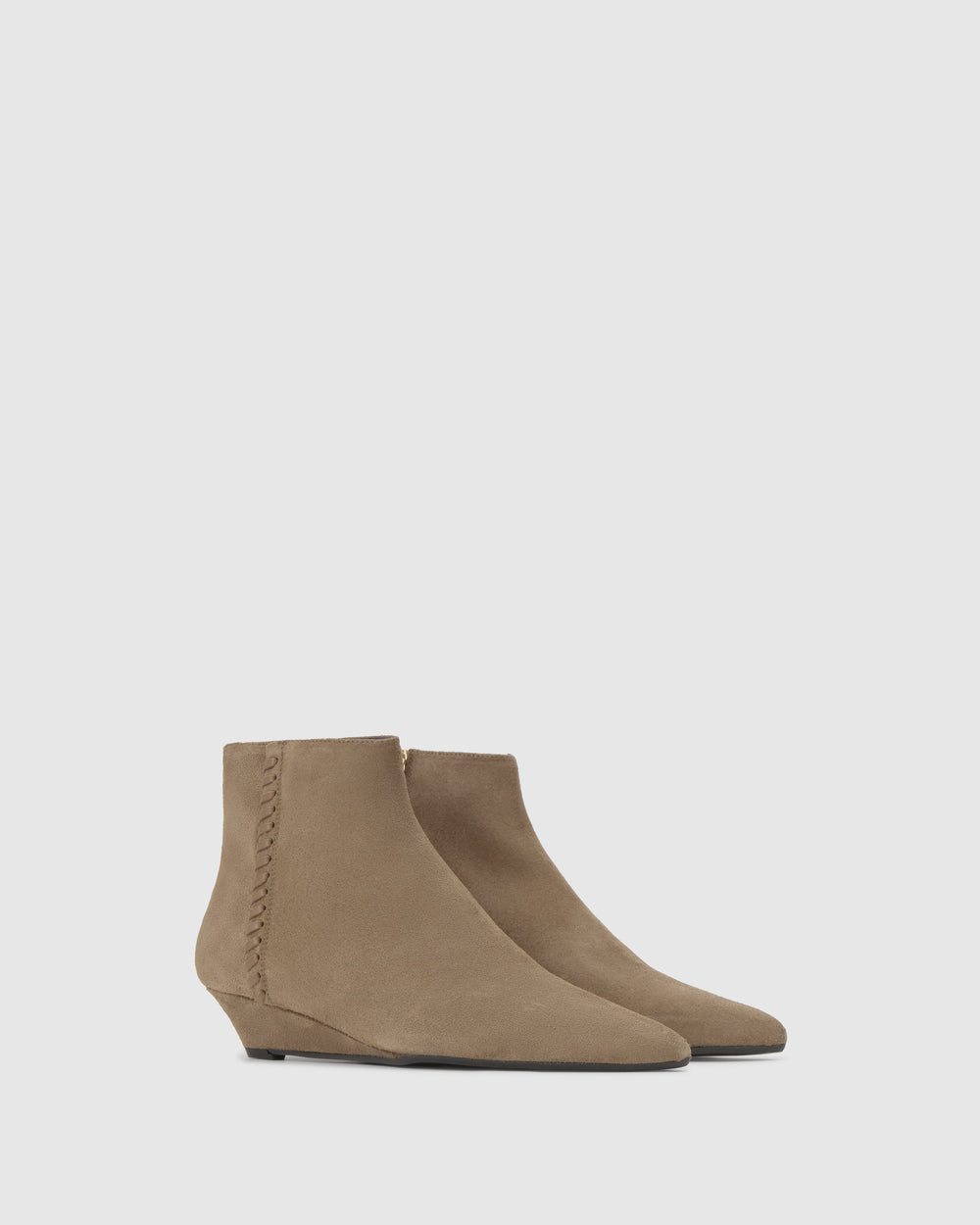 Tina in Beige