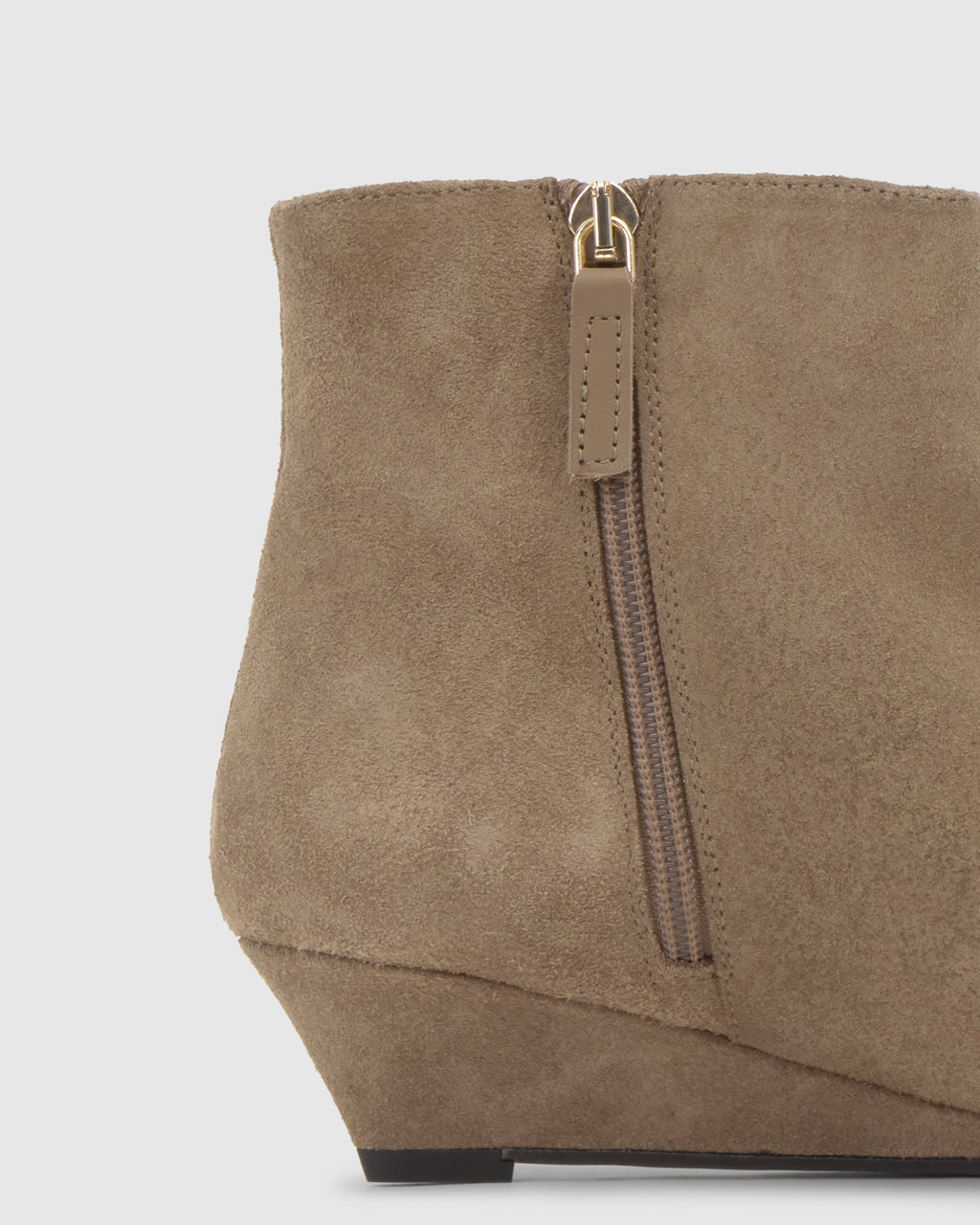 Tina in Beige