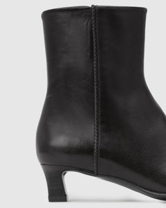 Aldo in Black