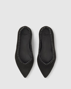 Thais in Black