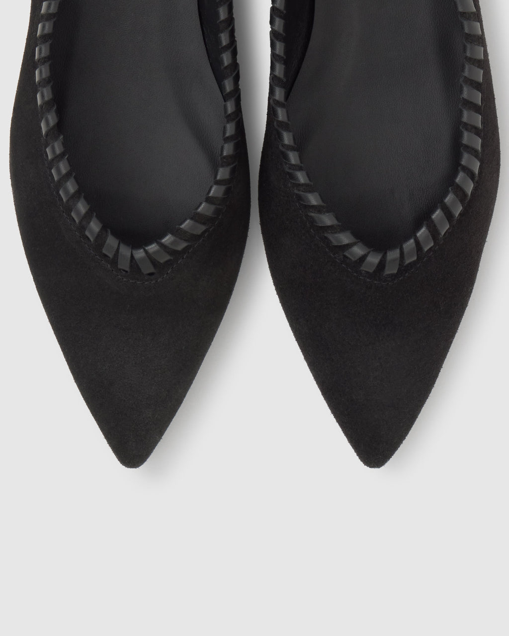 Thais in Black