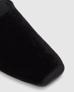 Gada in Black