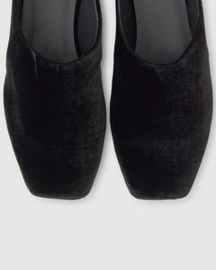Gada in Black
