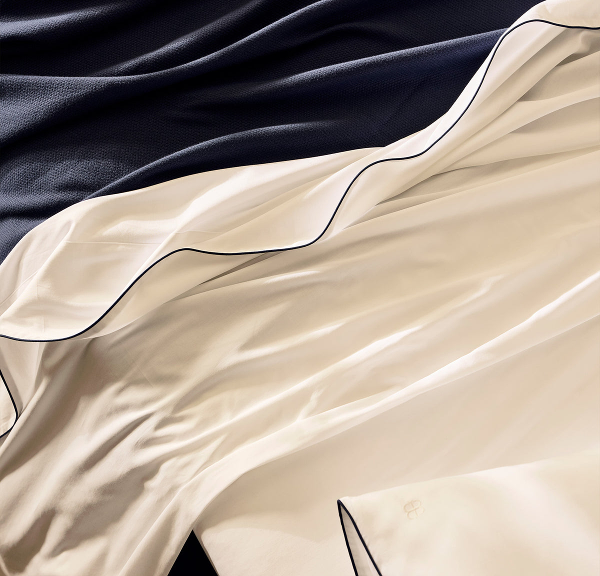 Signature Piped Edge Sheet Set