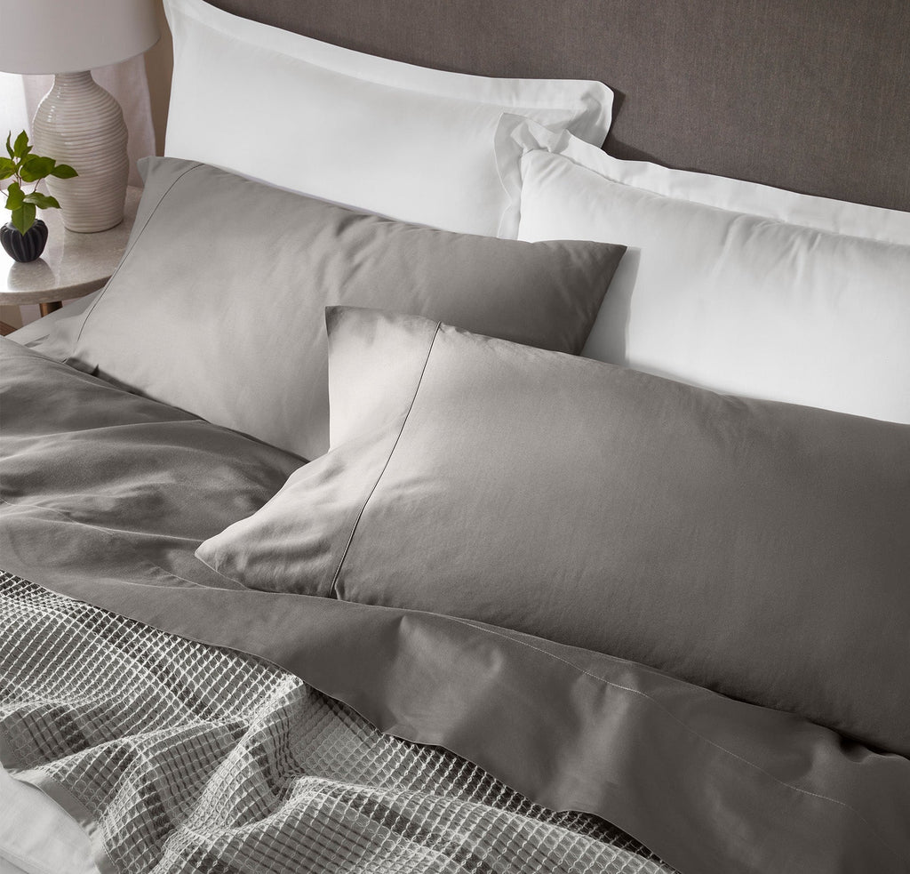 Percale Hemmed Sheet Set in Stone