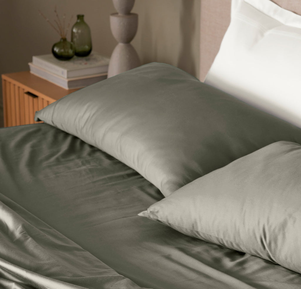 Percale Hemmed Pillowcase Set in Juniper