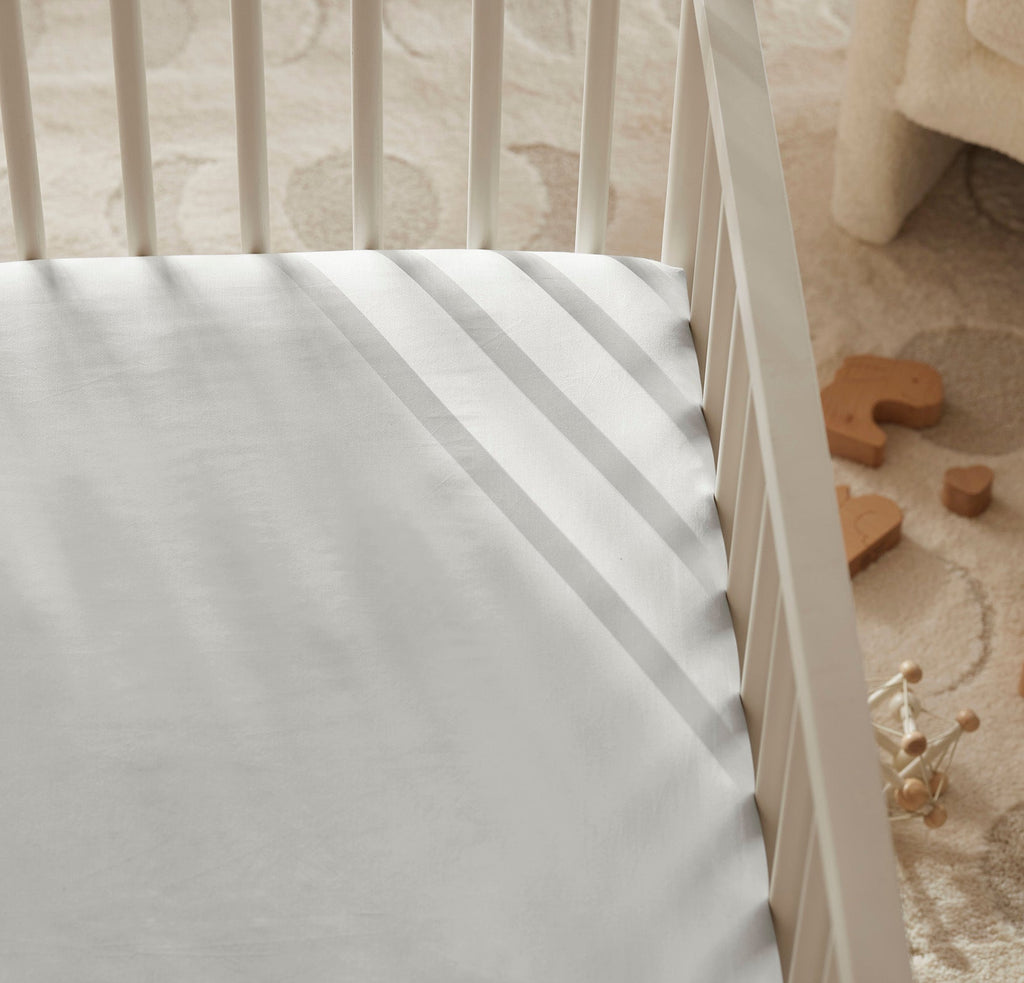 Signature Hemmed Fitted Crib Sheet in Mist