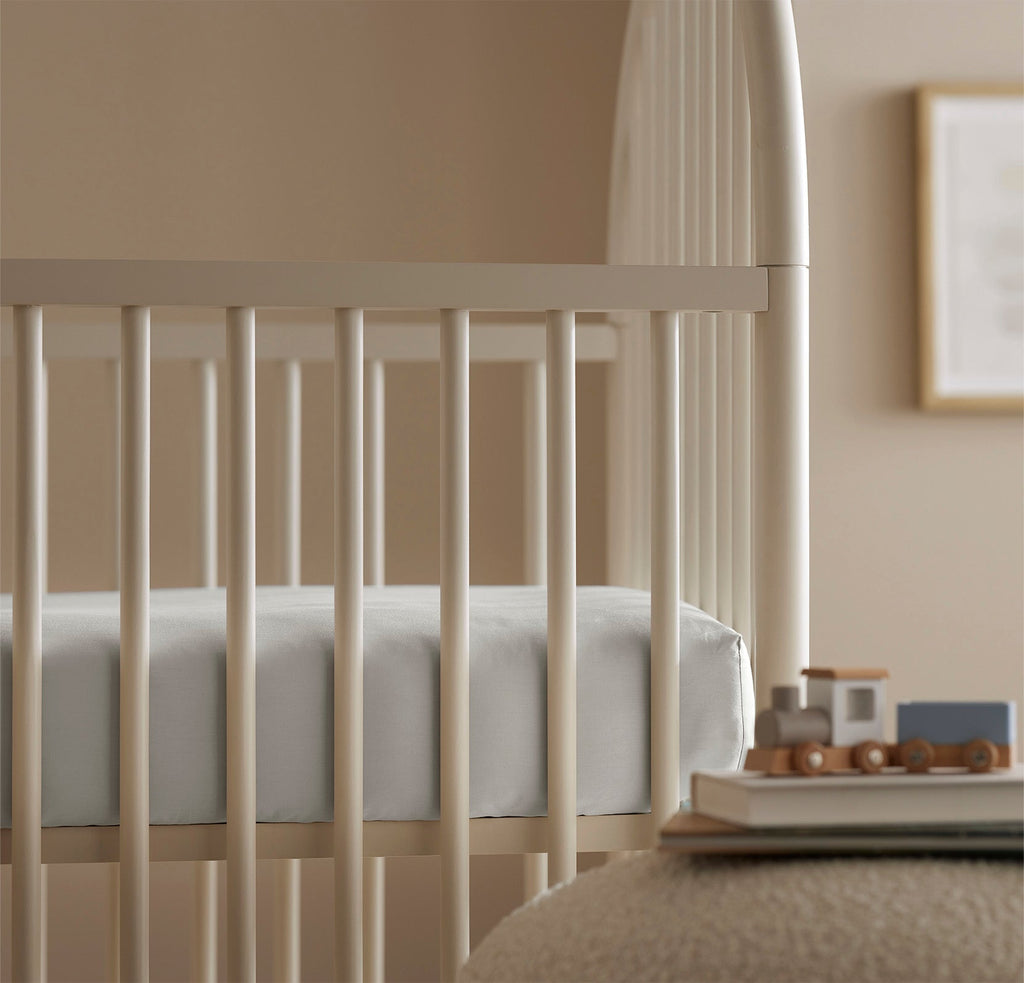 Signature Hemmed Fitted Crib Sheet in Mist