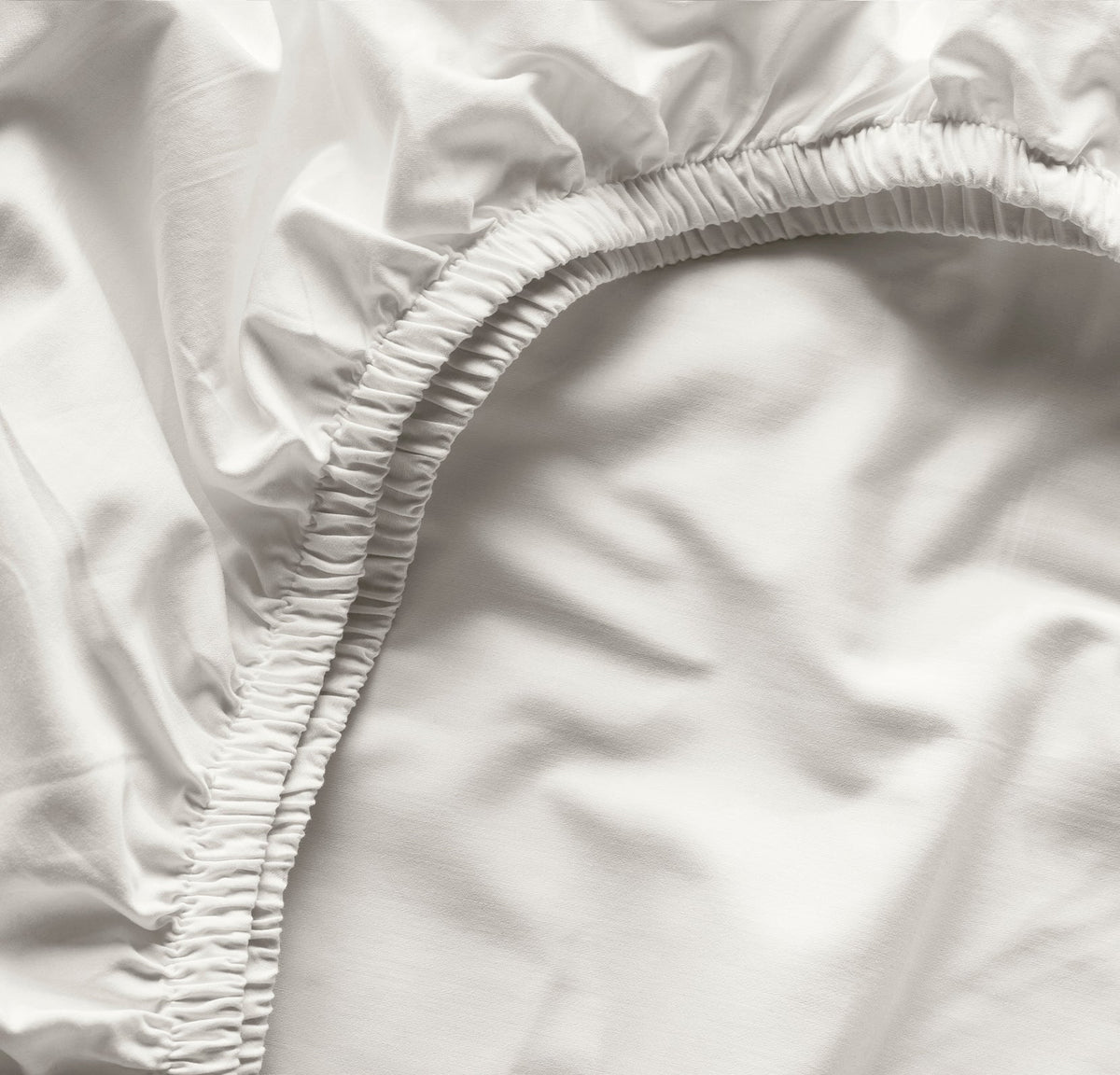 Signature Hemmed Fitted Crib Sheet in White