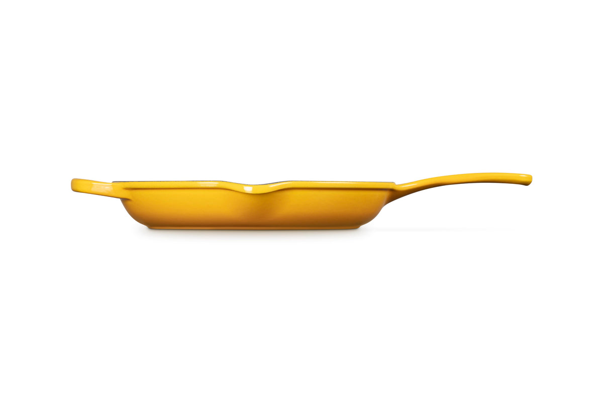 Le Creuset Signature Round Skillet, 10.25 in., Nectar