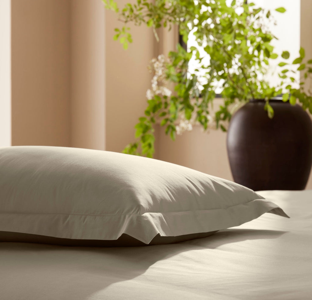 Percale Hemmed Duvet Set in Oak