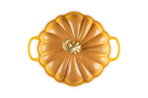 Le Creuset Signature Pumpkin Cocotte, 4 qt., Nectar