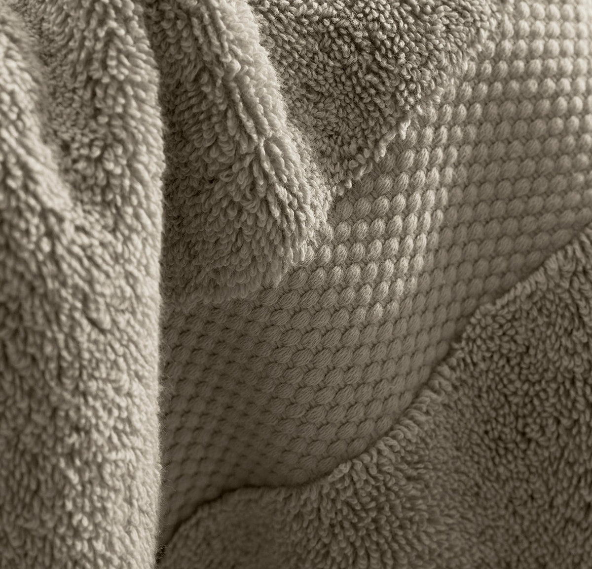 Plush Bath Towel in Oak
