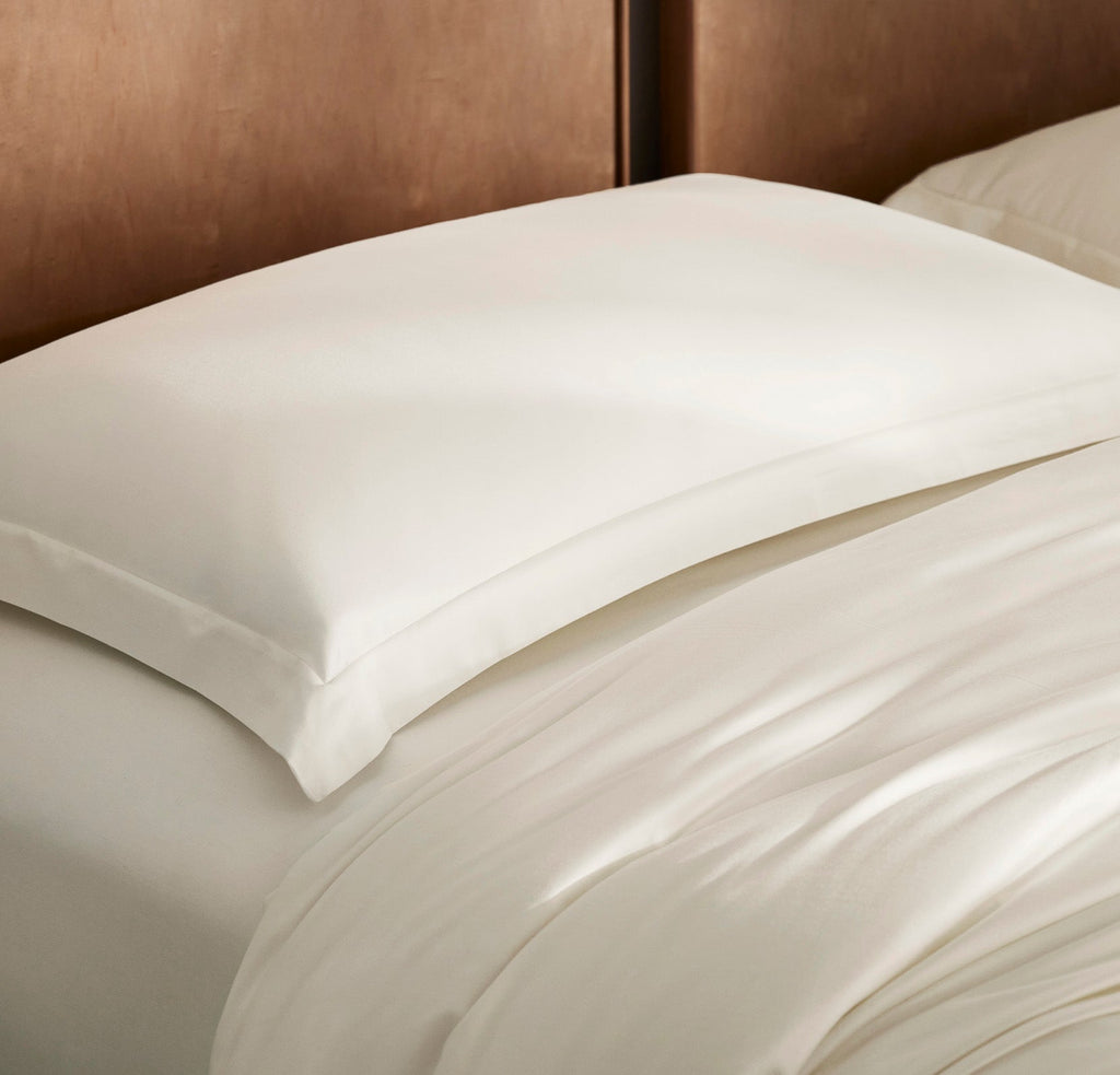 Signature Hemmed Duvet Set in Cream