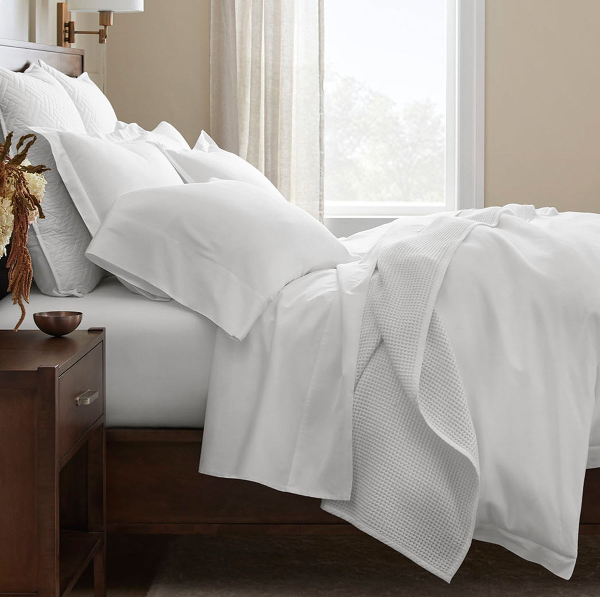 Percale Hemmed Duvet Set in White