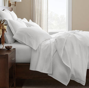 Signature Hemmed Sheet Set in White