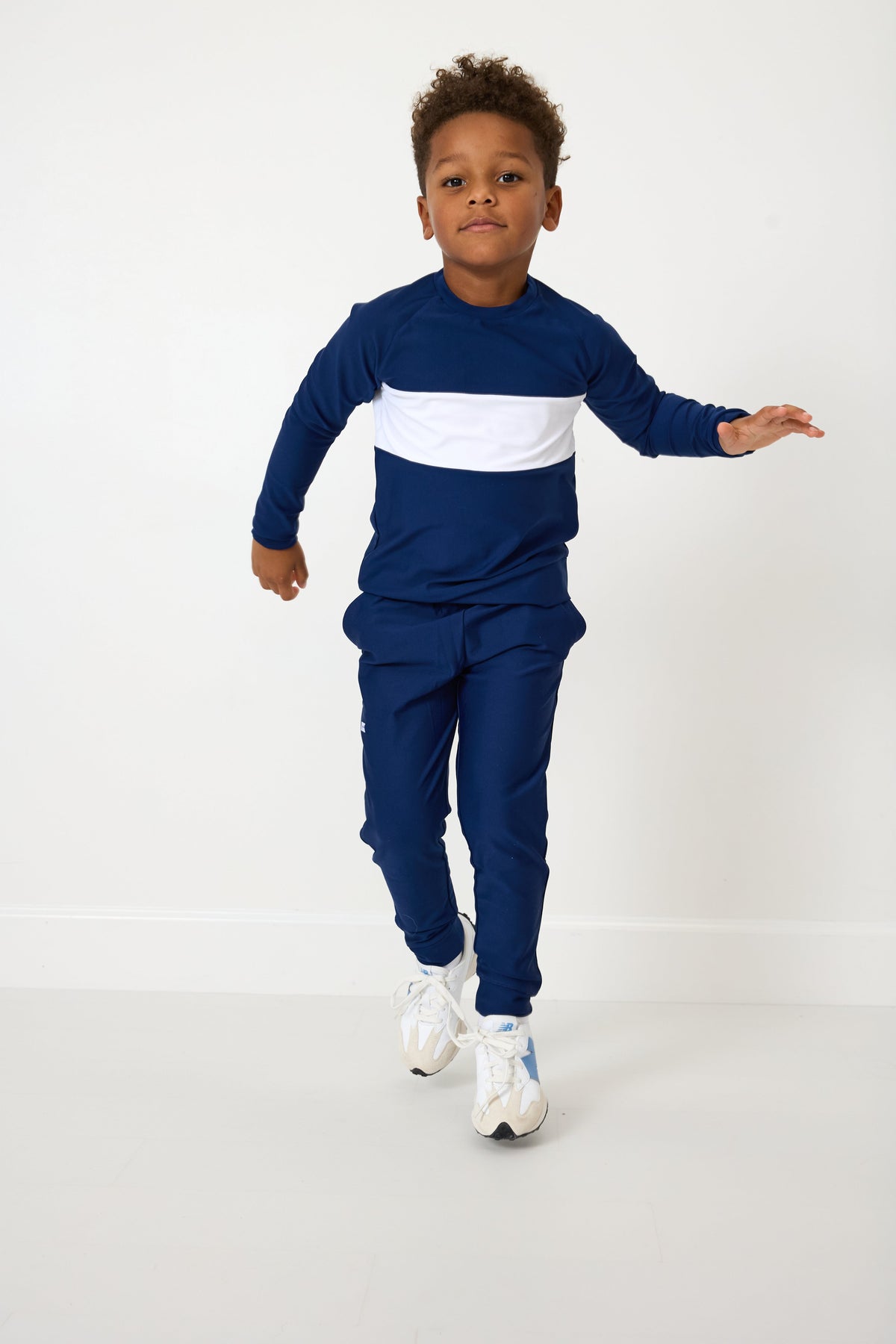 Pullover in Navy & White