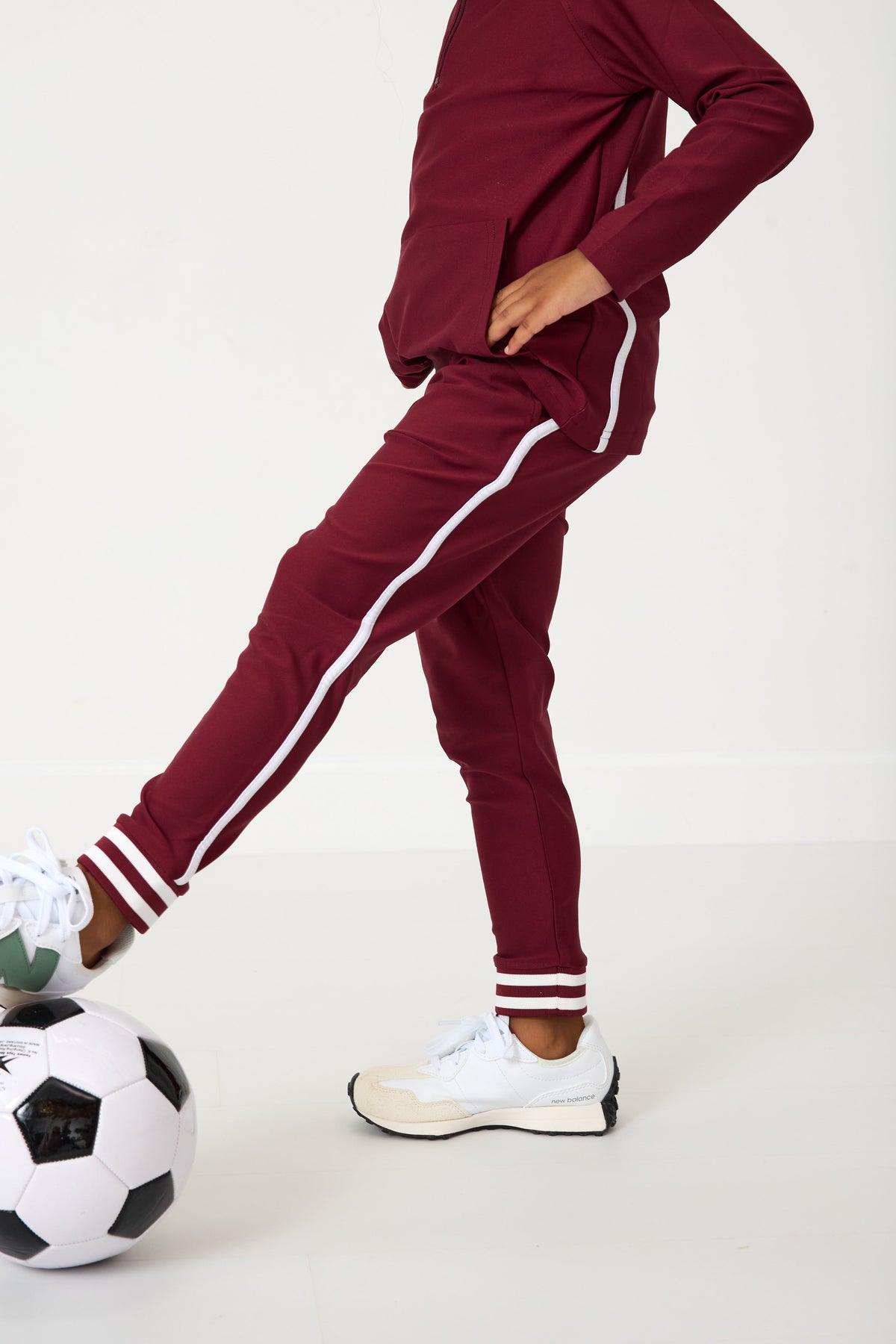 Retro Warm-Up Jogger in Maroon