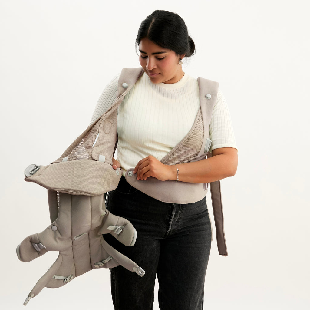 Baby Carrier Hold in Woven Sand Gray