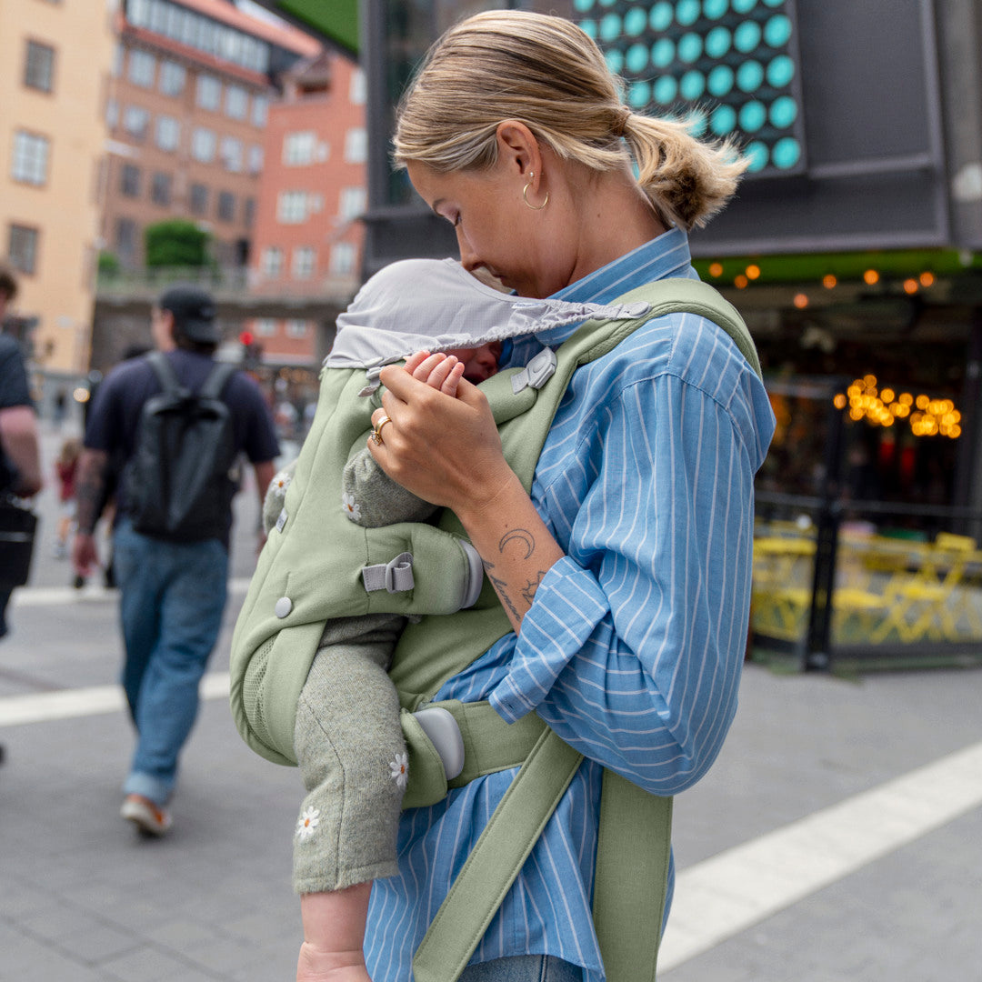 Baby Carrier Hold in Woven Light Green