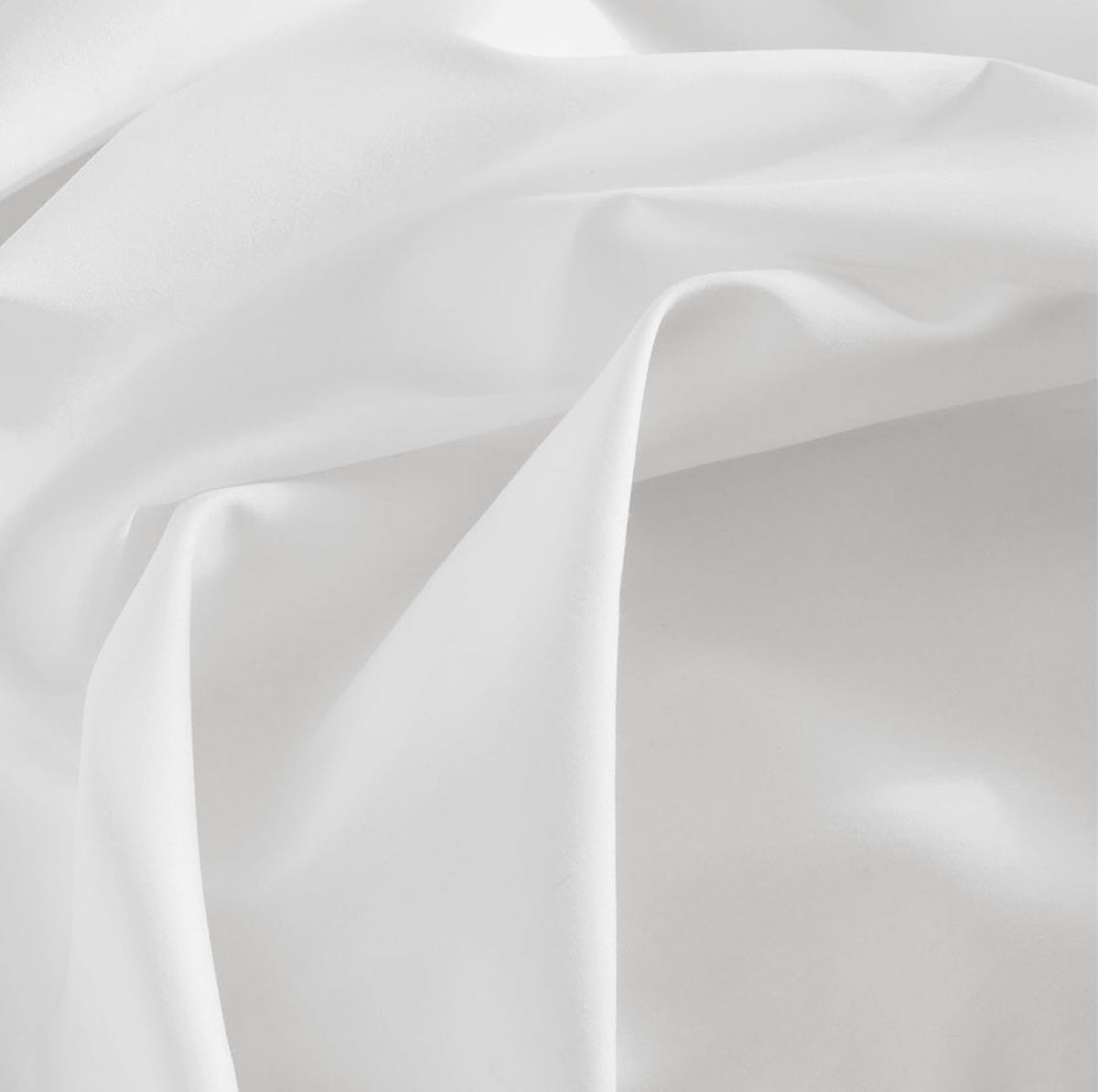 Signature Hemmed Sheet Set in White
