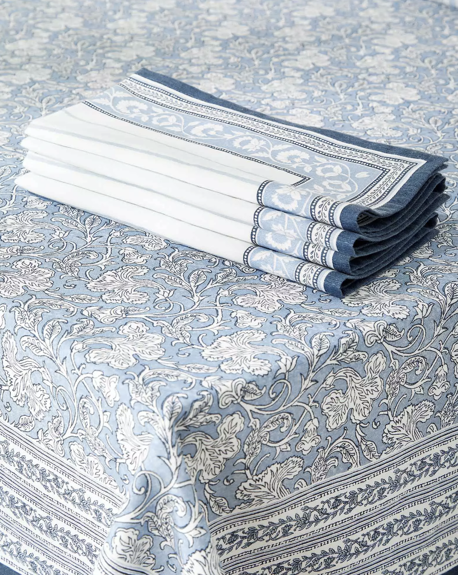 Aveiro Tablecloth and Napkin Bundle