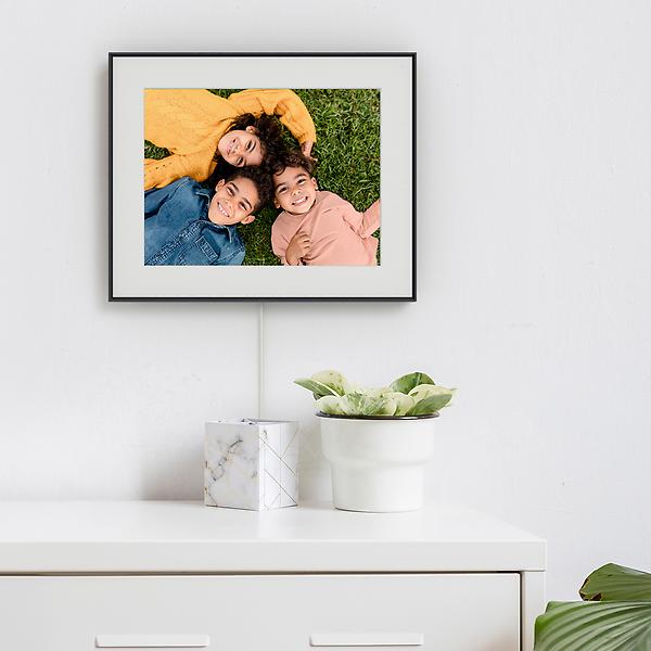 Aura Walden 15" Digital Picture Frame