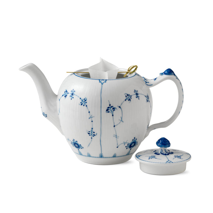 Blue Fluted Plain Tea Pot 1Qt