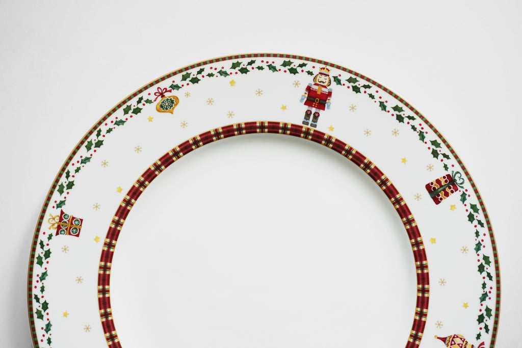Prouna Nutcracker Dinner Plate Detail Photo