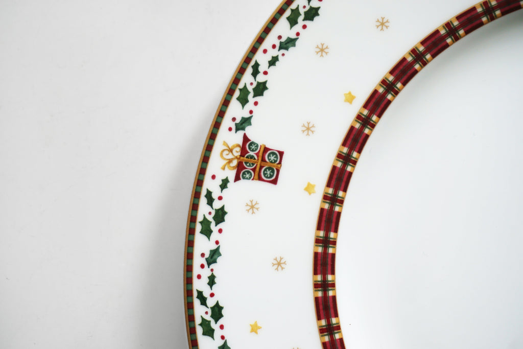 Prouna Nutcracker Dinner Plate Detail Photo
