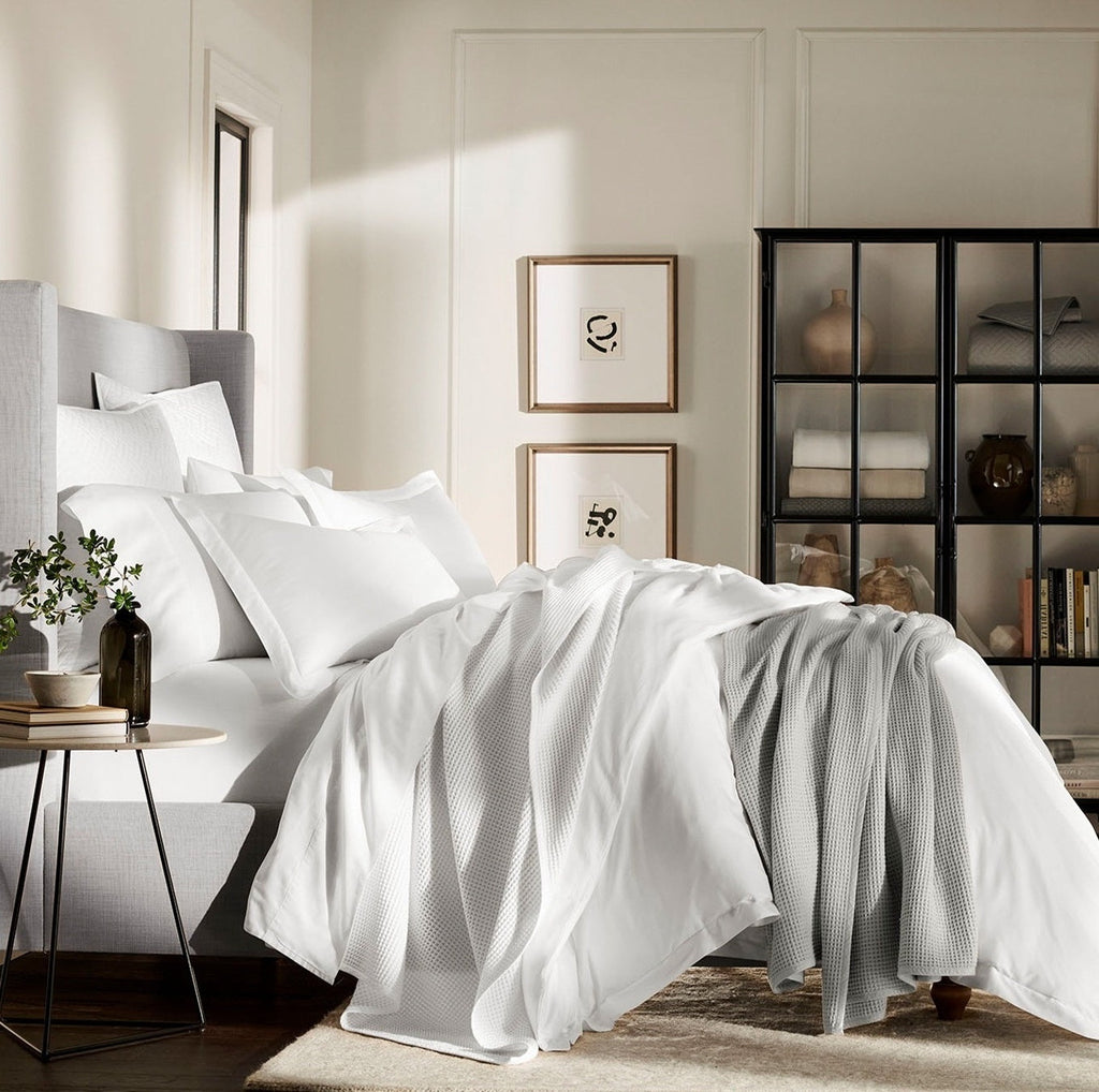 Signature Hemmed Duvet Set in White