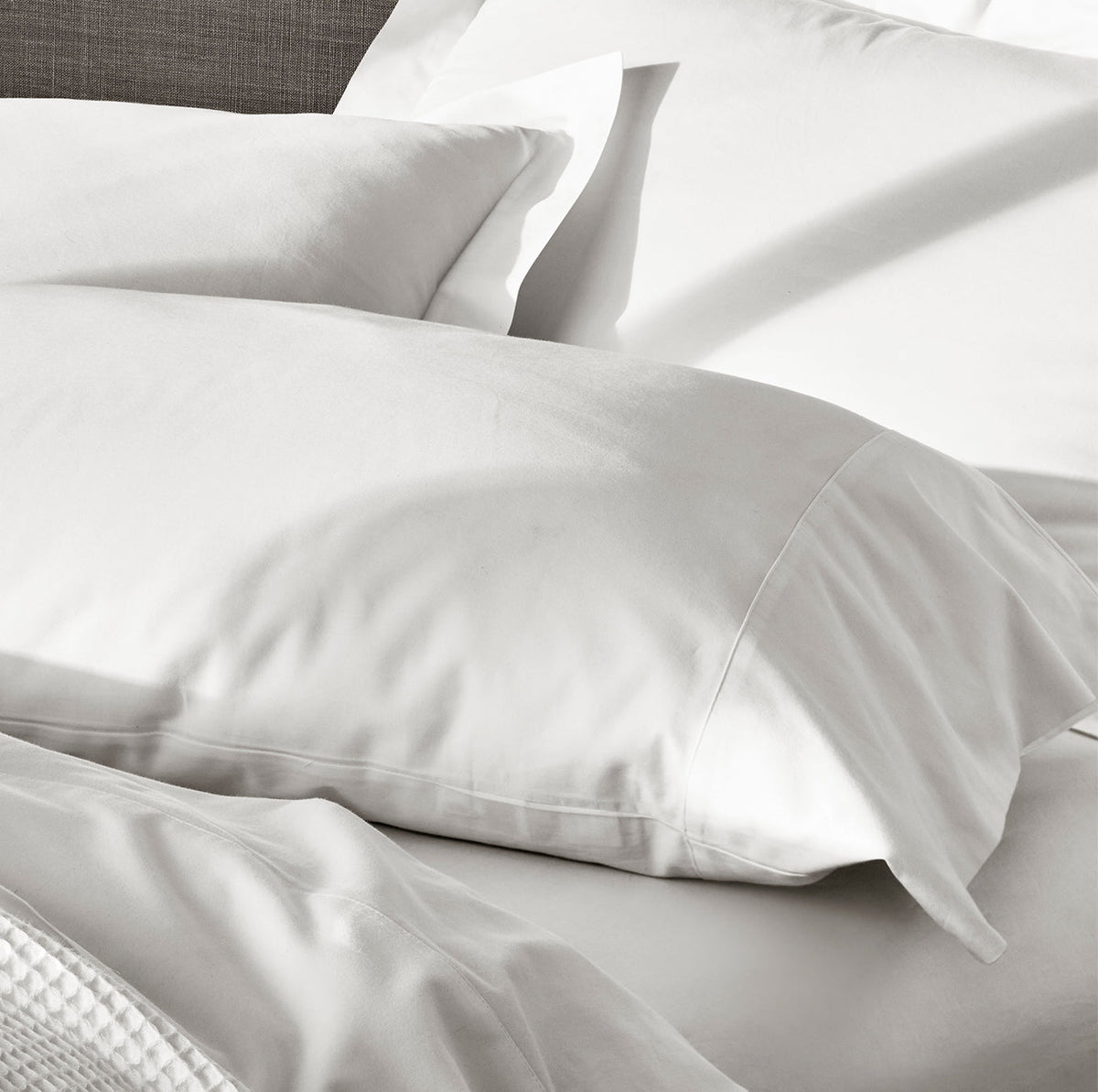 Percale Hemmed Pillowcase Set in White