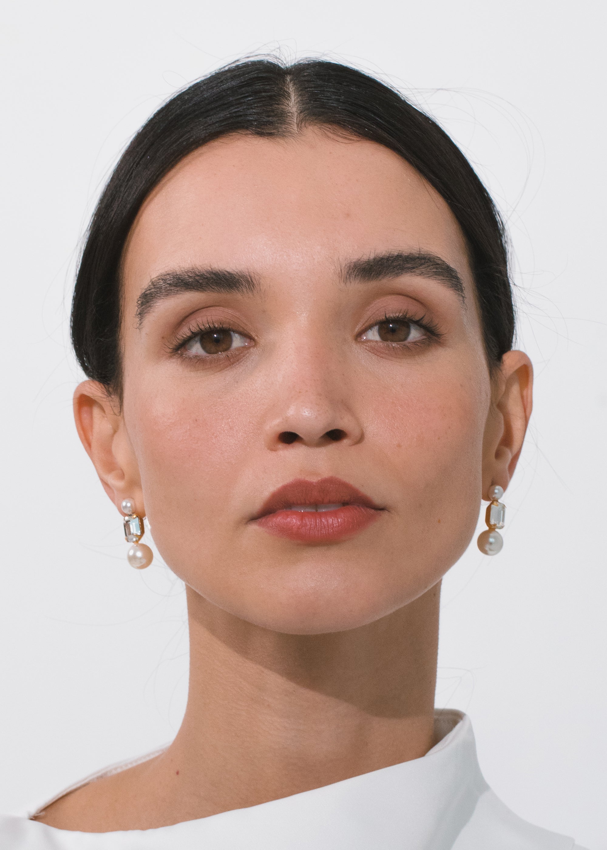 Sidonie Earrings in Crystal Pearl
