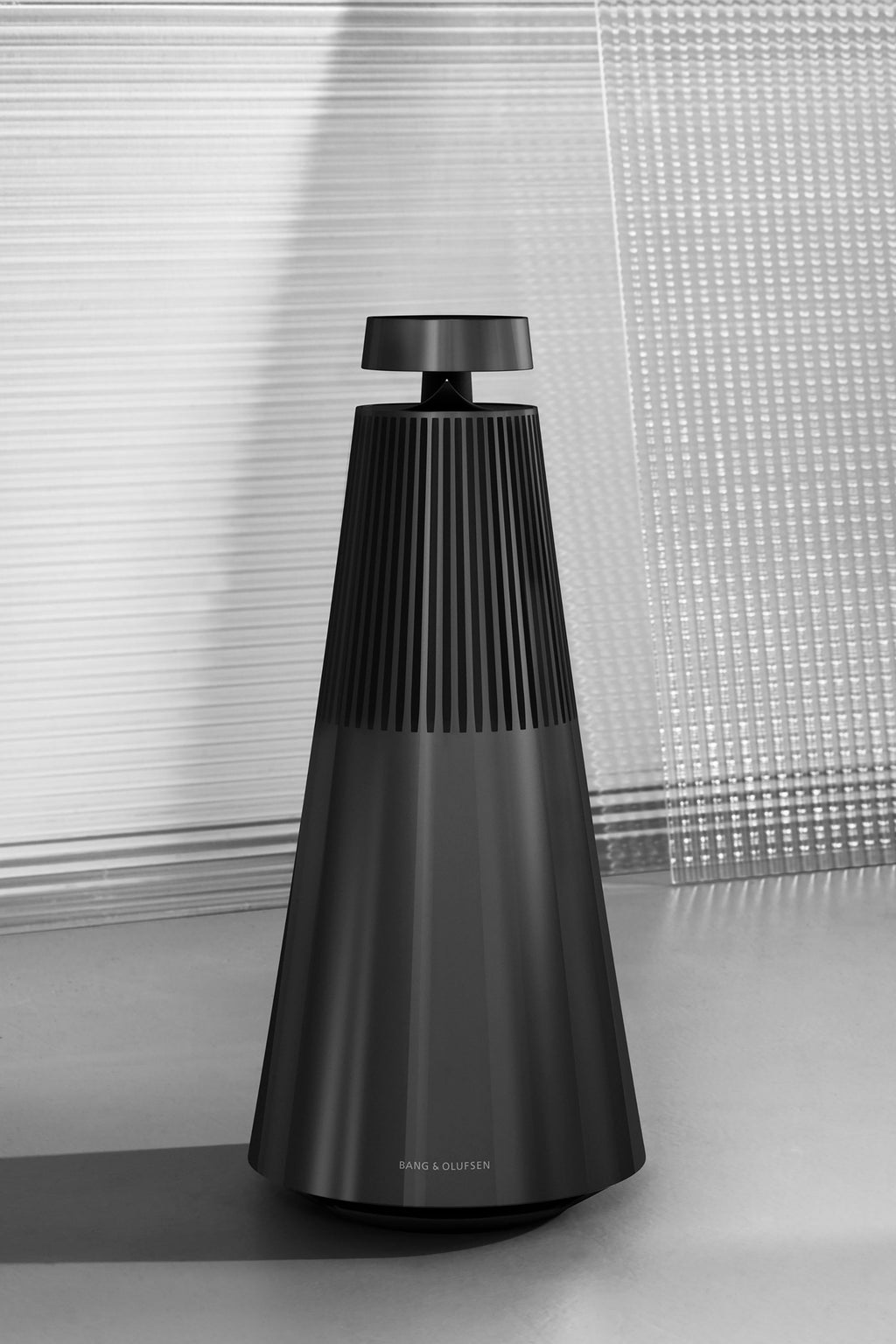 Beosound 2 Wireless Multiroom Speaker in Black Anthracite
