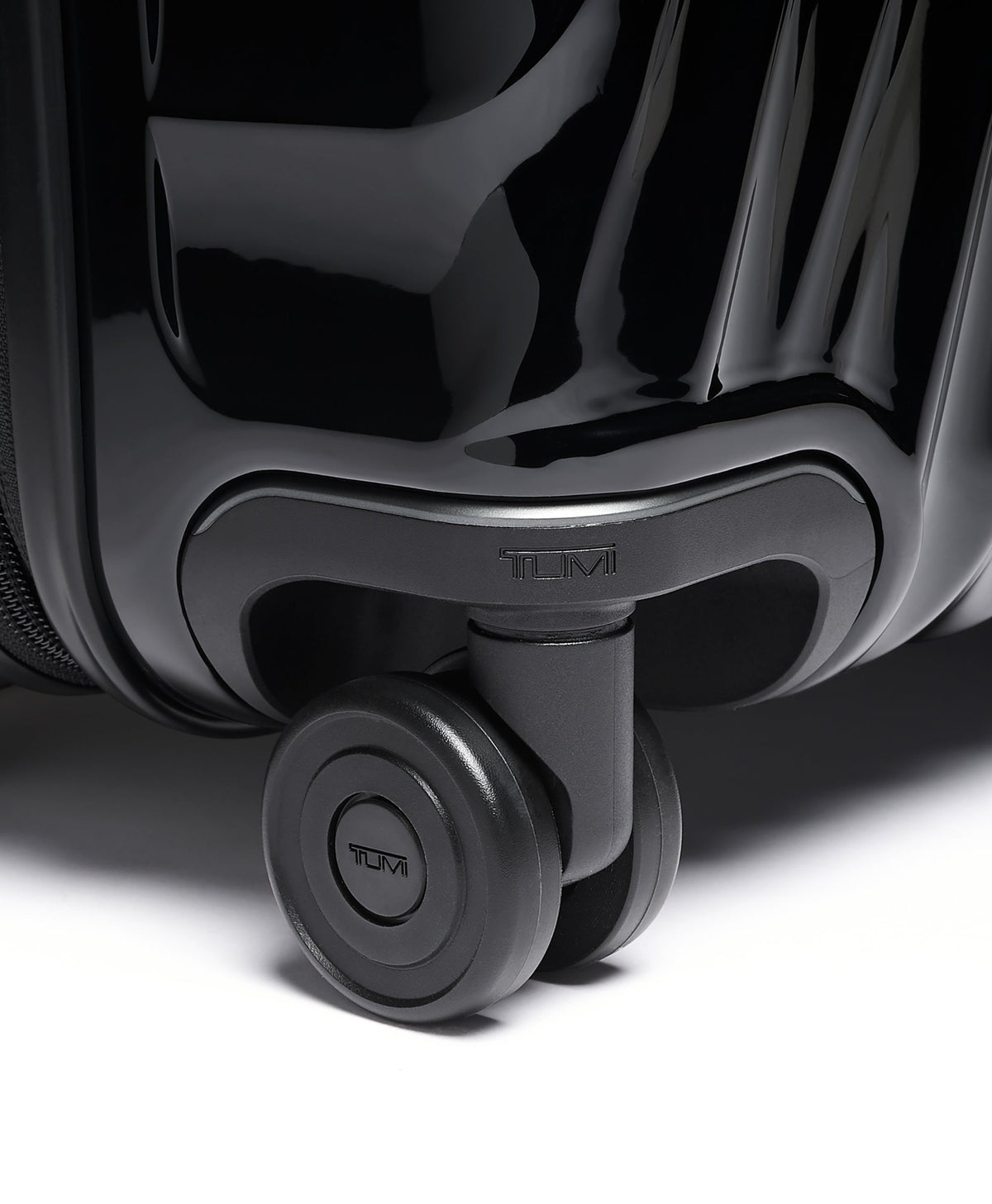 19 Degree Short Trip Hardside Expandable 4 Wheel Packing Case, Black