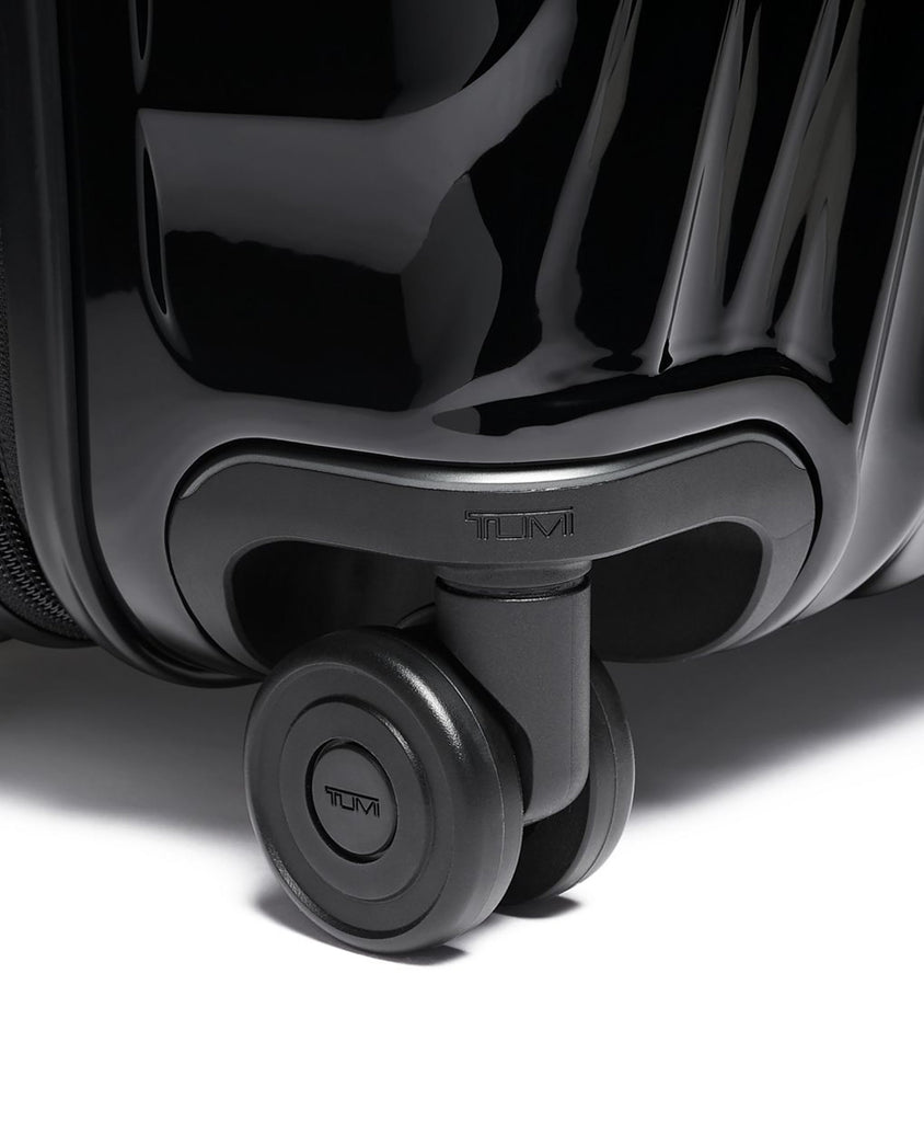 19 Degree Extended Trip Expandable 4-Wheeled Packing Case