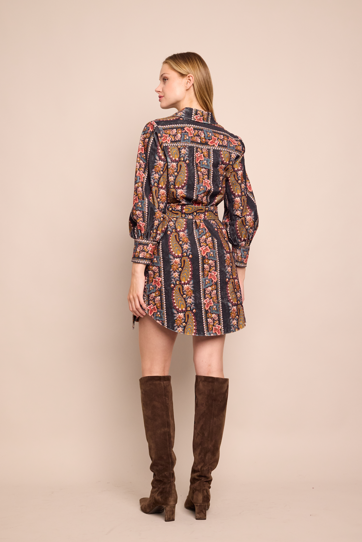 Villena Dress in Paisley Trail Black
