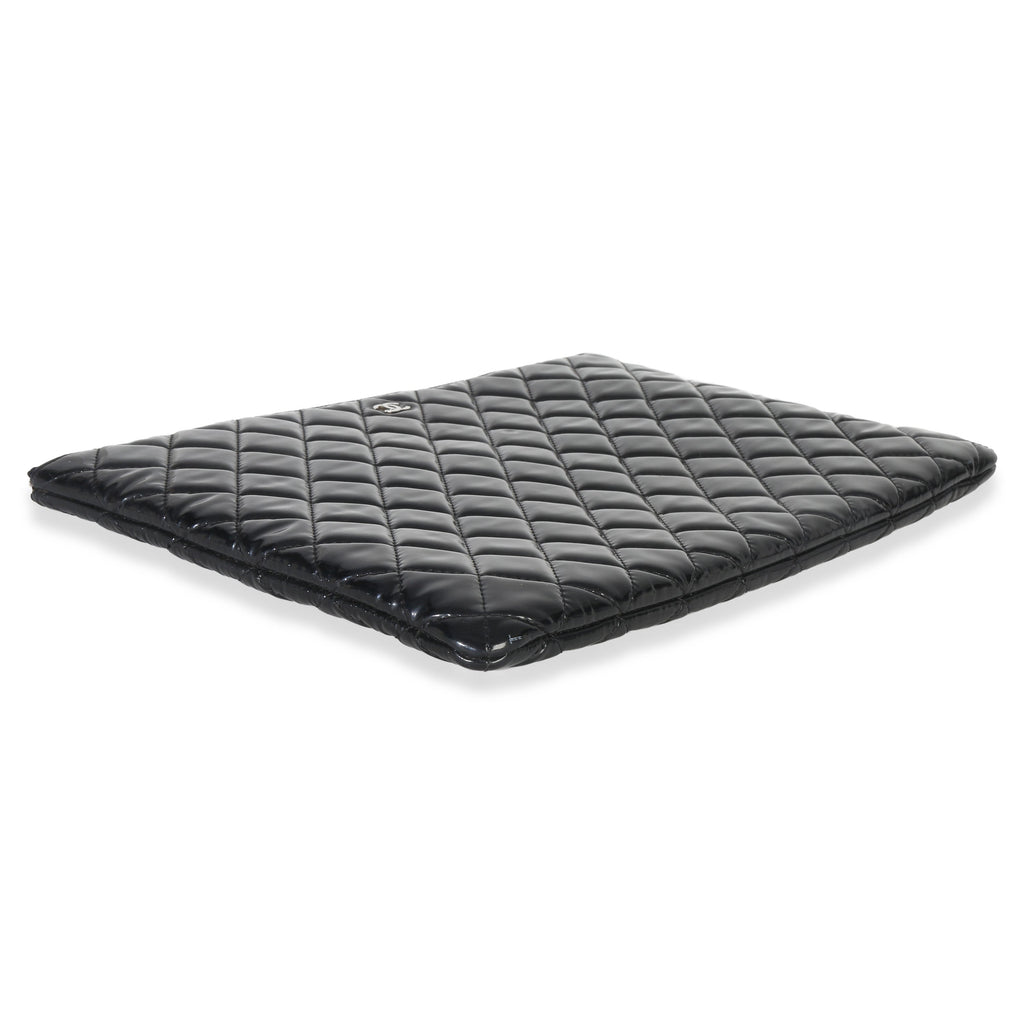 Chanel Black Quilted Patent Large Cosmetic O Case Handbag av