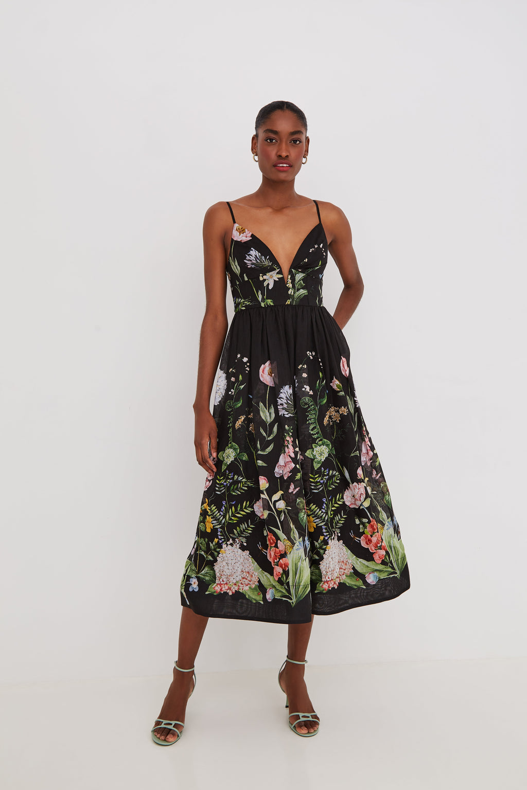 Pero Midi Dress in Bloomsfield Black