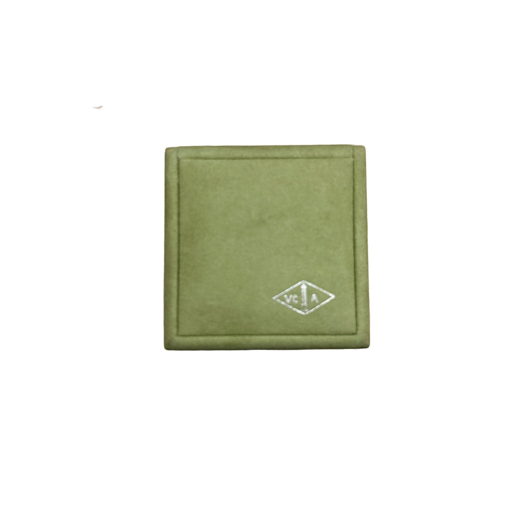 Van Cleef & Arpels Yellow Gold Malachite Magic Alhambra Ring box