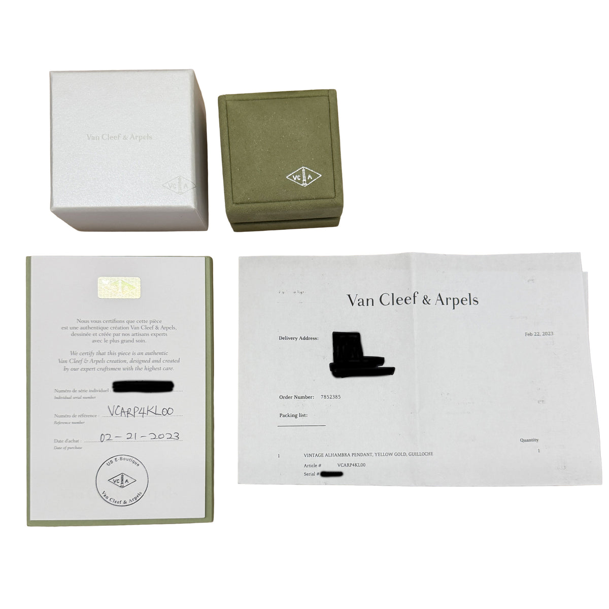 Van Cleef & Arpels Yellow Gold Vintage Alhambra Pendant box