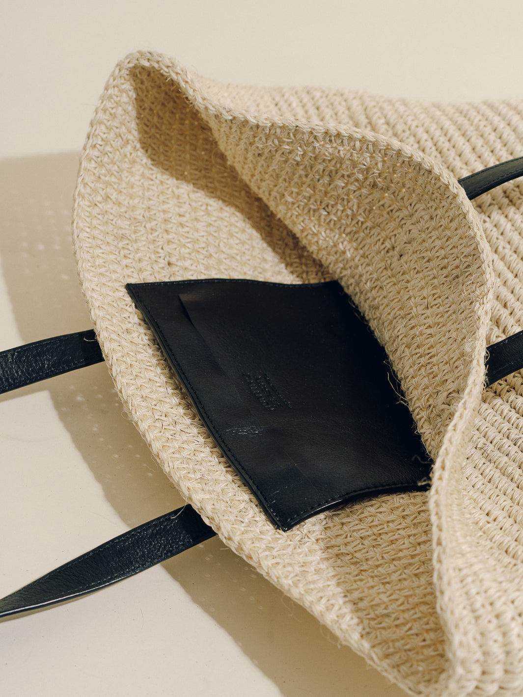 #color_natural-black