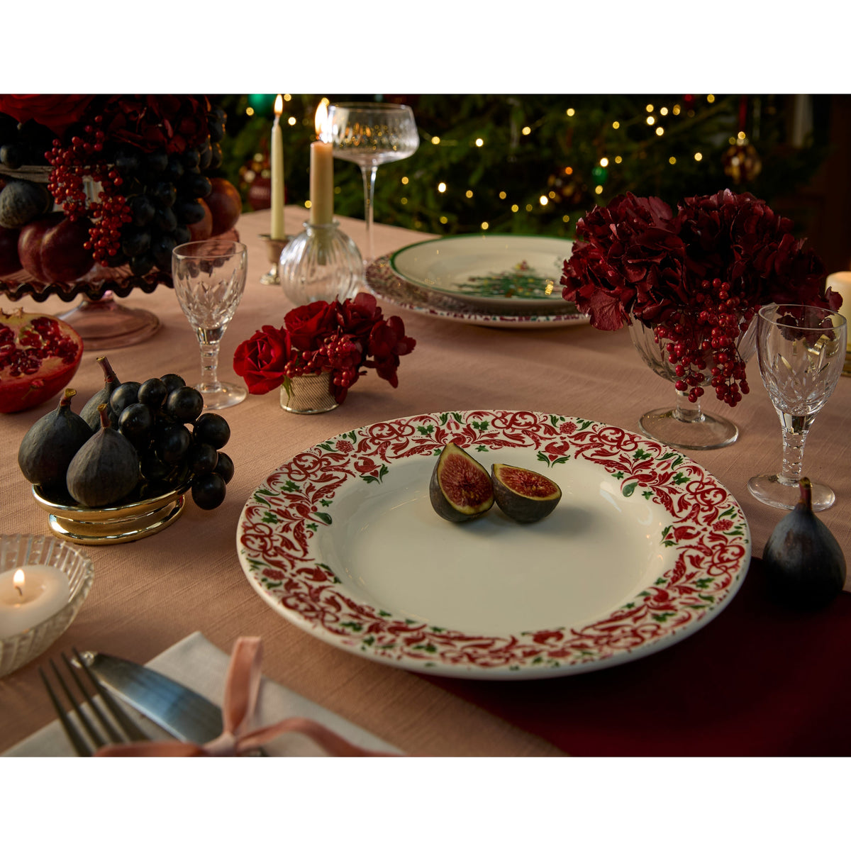 Christmas Tree Yuletide 10.5" Dinner Plates, Set of 4