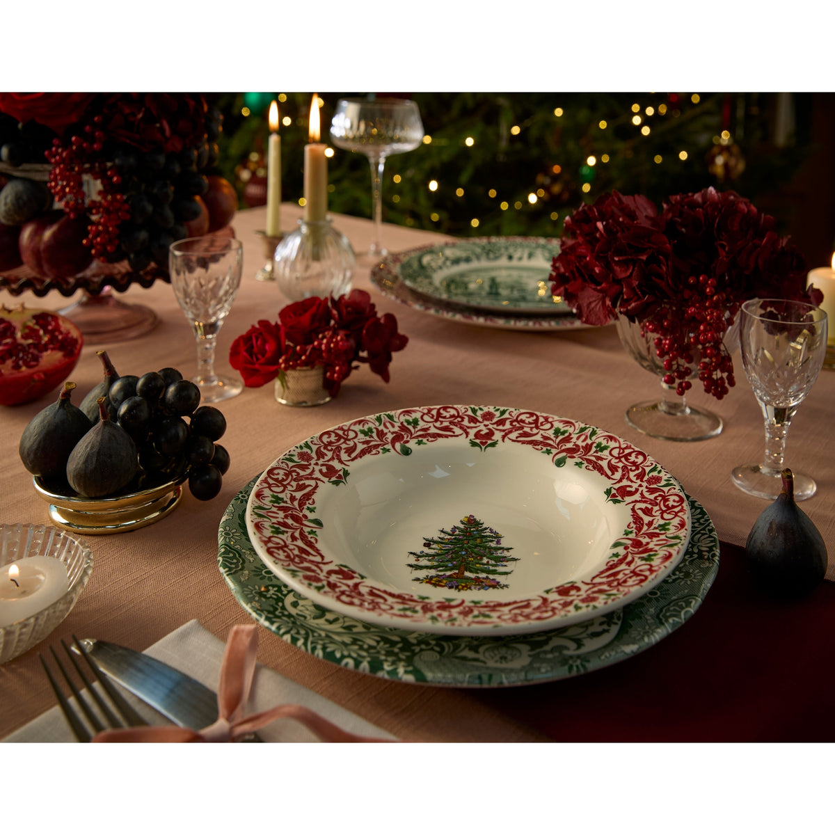 Christmas Tree Yuletide 9" Soup Plates, Set of 4