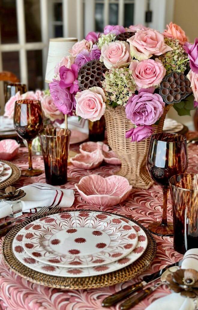 Marble Linen Tablecloth in Pink