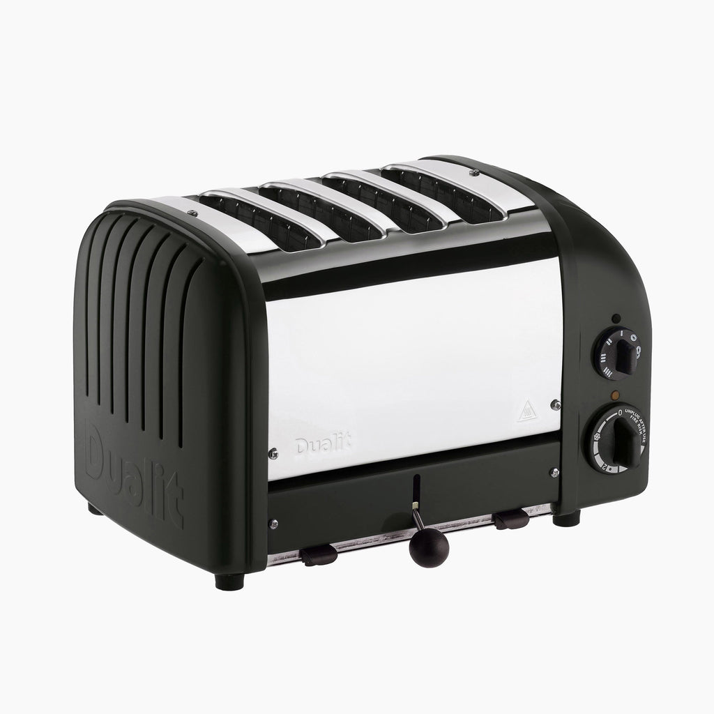 4 Slot Classic Toaster in Matte Black