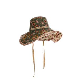 Elektra Hat in Aura